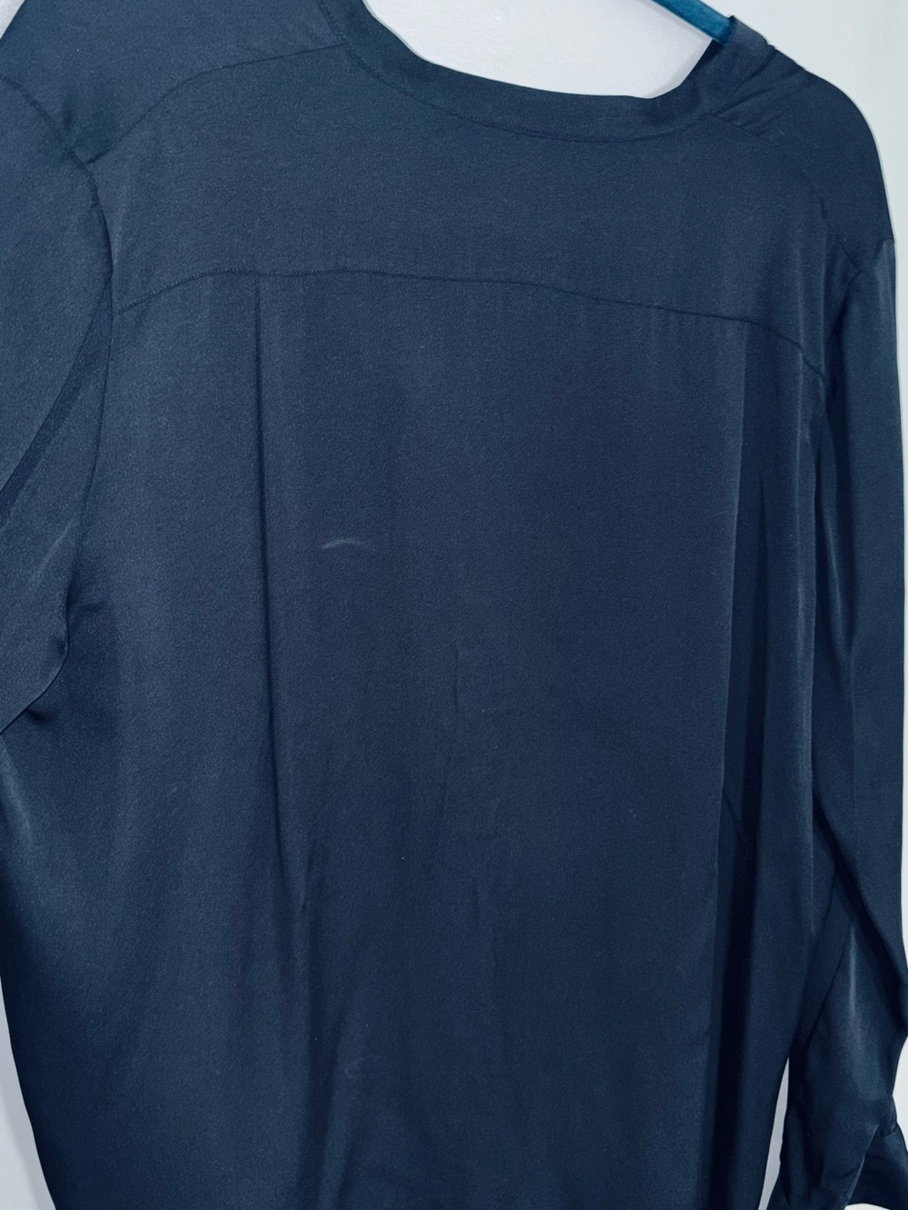 Vince Black Long-Sleeve Silk-Blend Blouse - Picture 2 of 8